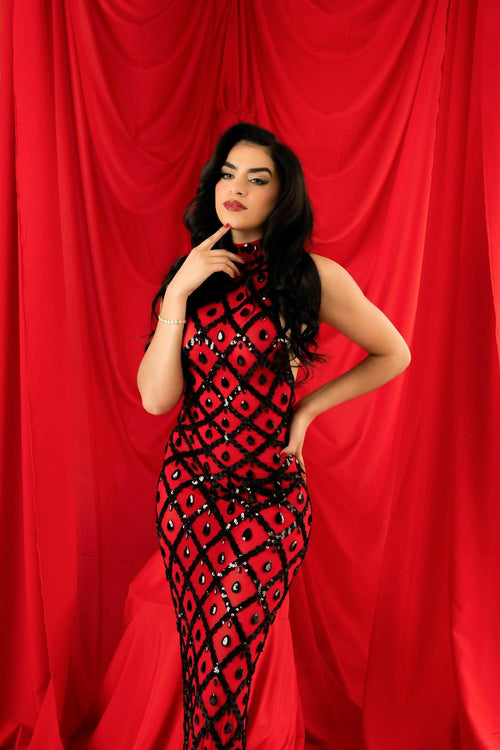 ANASTASIA ROJO Y NEGRO